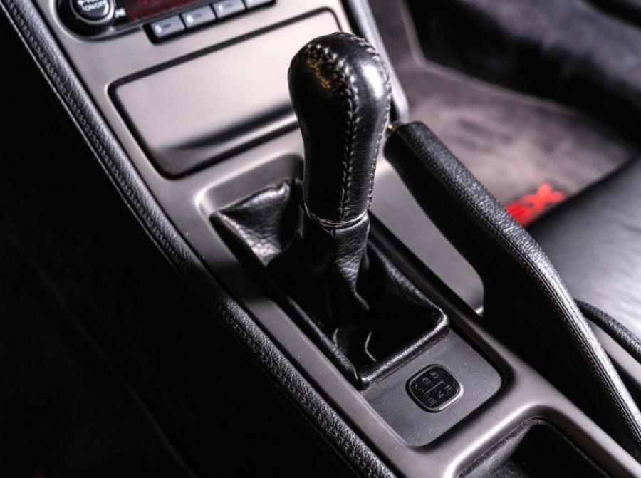 Детали интерьера Acura NSX 1991 года  (фото 75 из 97)